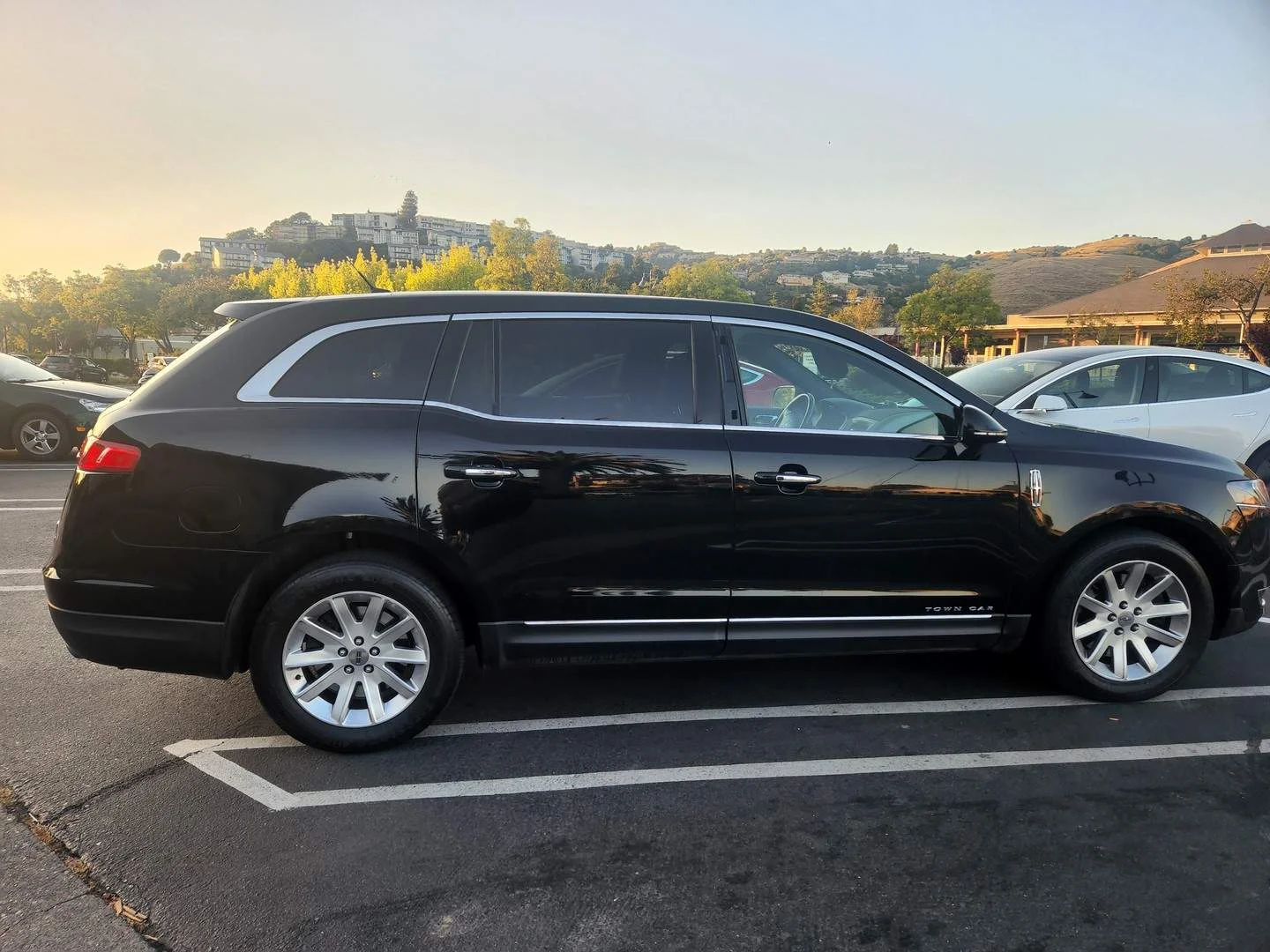 Book Executive Sedan in Union City California United States